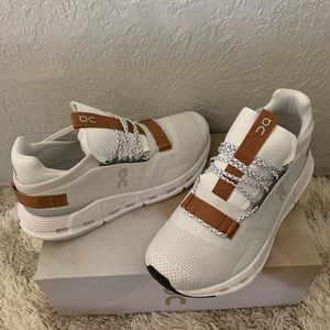 On Running Cloud Nova shoes